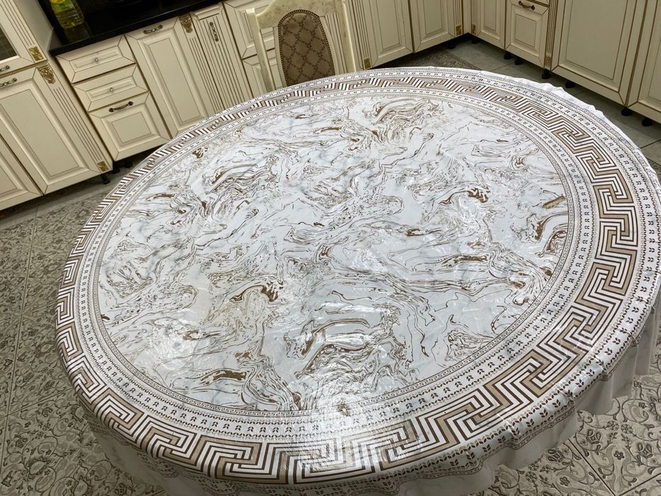 Продам стол большой красивый