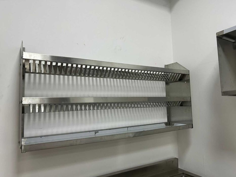 Стол разделочный, стеллаж кухонный,полки из нержавеющей стали для кафе