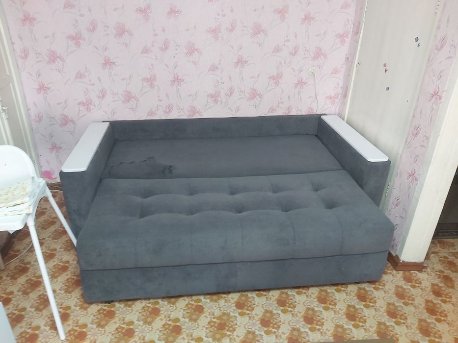 Срочно Продам диван в отличном состоянии