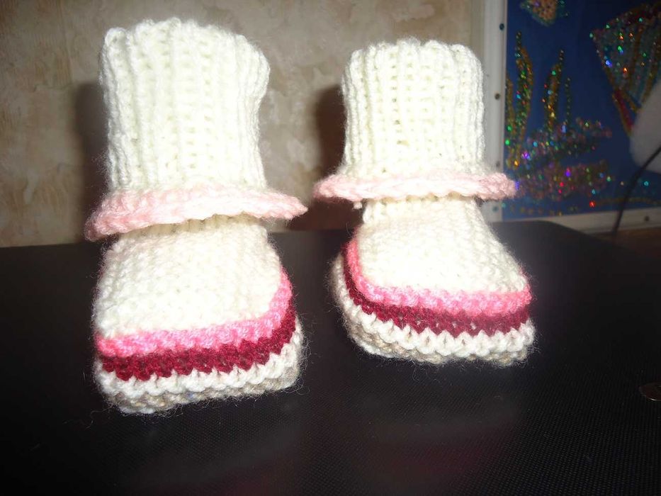пинетки -сапожки малышам (ручная работа)