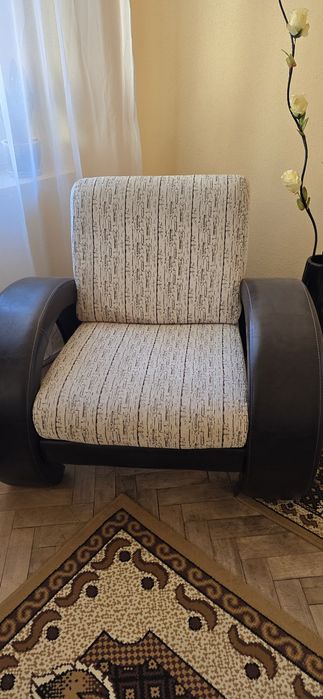 Set canapea cu fotolii si masuta