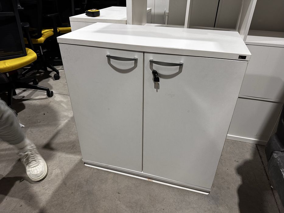 Офис шкаф ORT 80×40×82 см – заключване