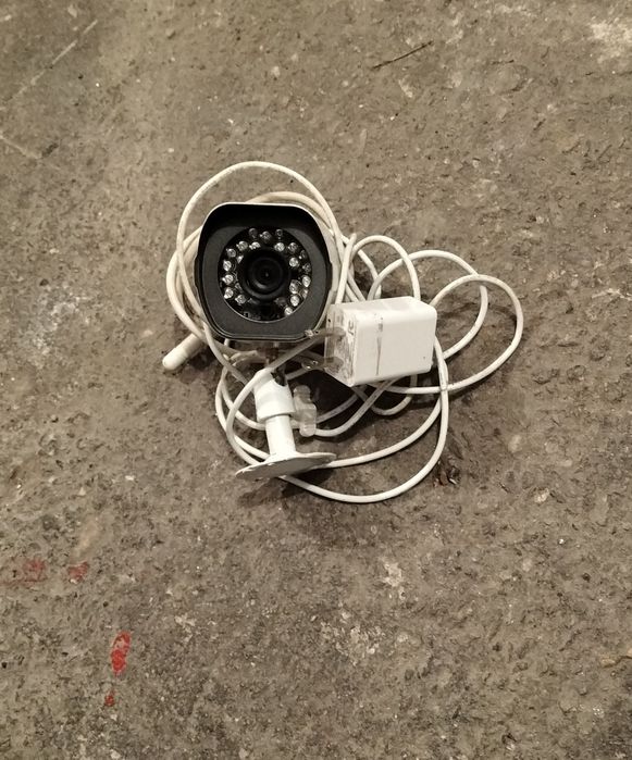 Vând camera zmodo + kit instalare