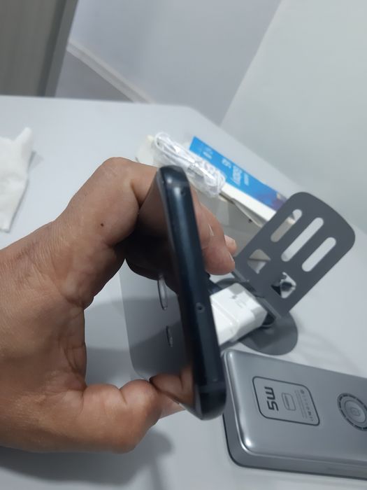 A5 2017 sotiladi karopka dakument  ful + poverbank.