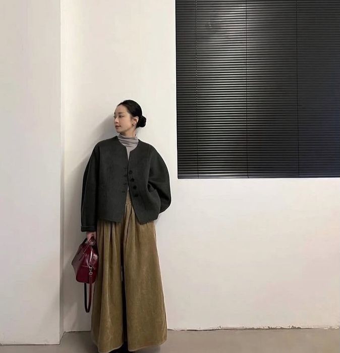 Женский жакет на пуговицах