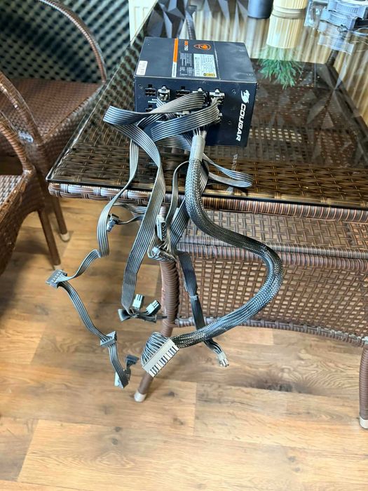 Cougar GEX750 80 Plus Gold Захранване