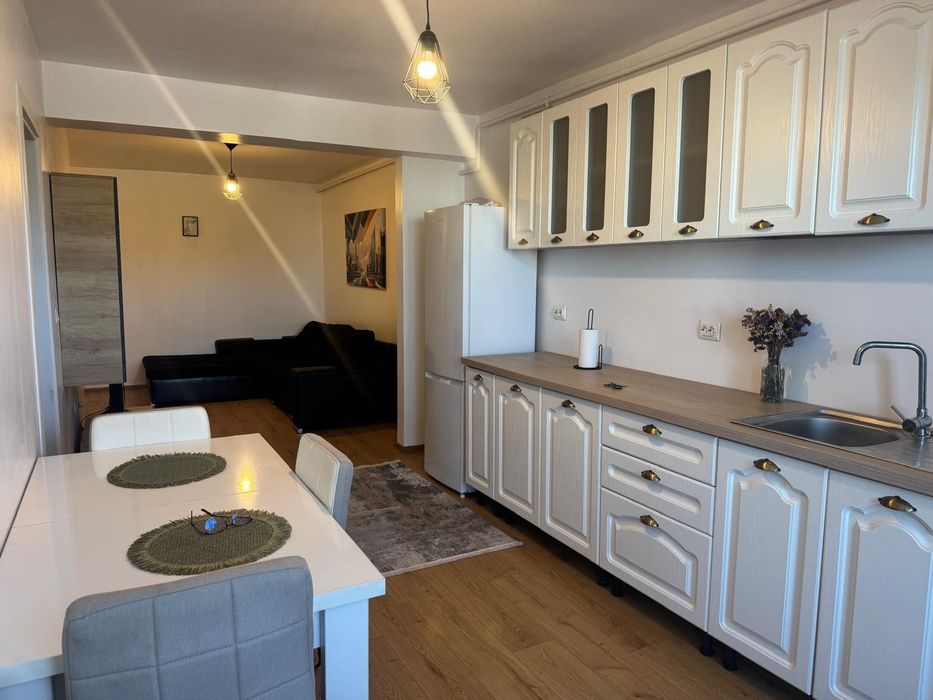 Vând  2 camere Cluj, 47 mp, persoana fizica,, ready to move, două aparate AC, etaj 4 din 6, parcare subterană, mobilat, 149 000, Zona Lombului 2-4
