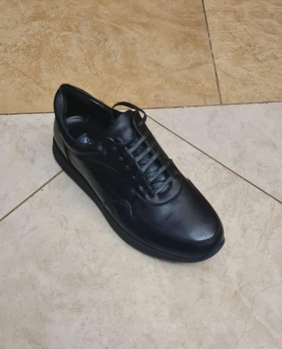 Кожаные кеды, новые