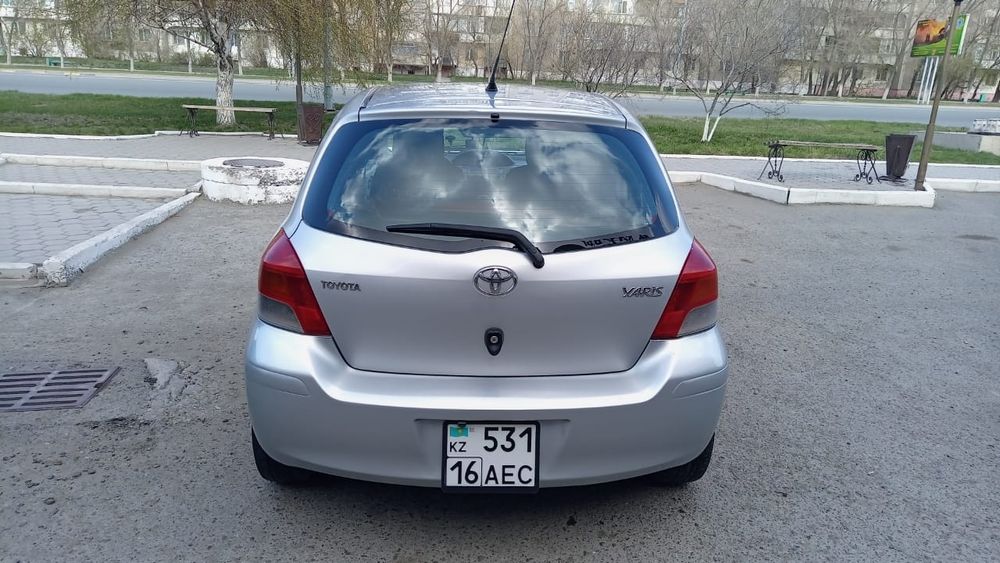 Продам Toyota Yaris 2010г