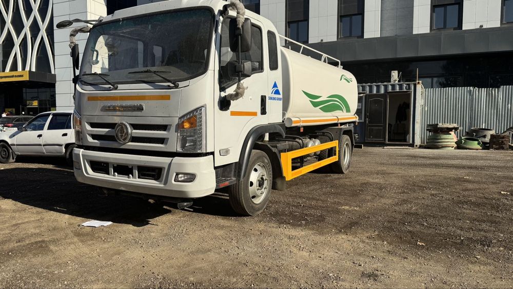 8 kubalik Vodovoz Aftosisterna polivolichniy suv sepadigan