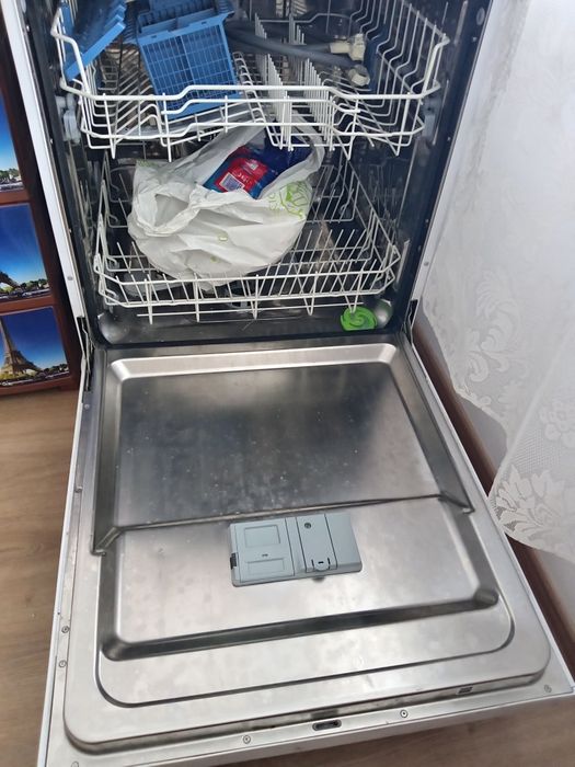 Продавам миялна машина.
