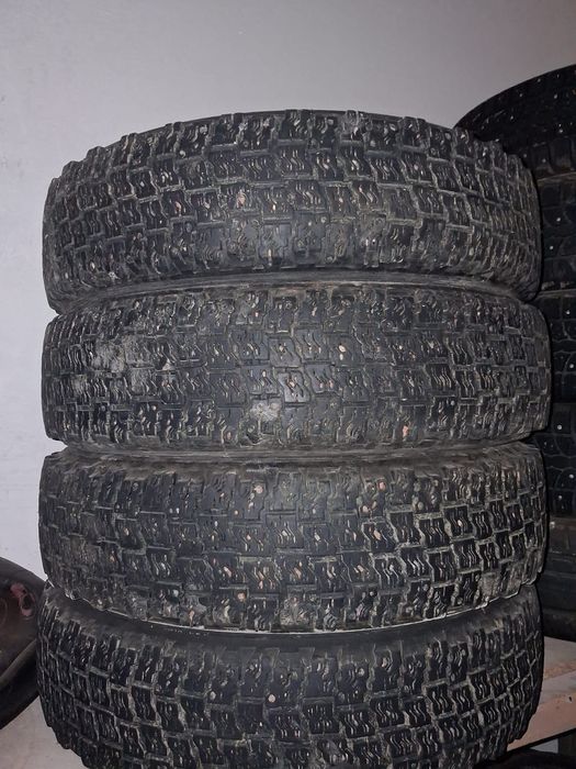 Продам шины от Нивы