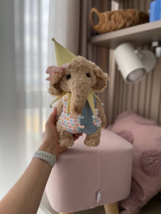 Ръчно изработена мека играчка слон