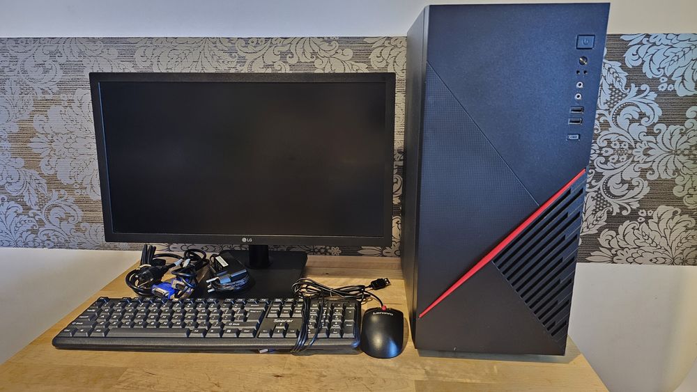 Vând PC complet gata de utilizare