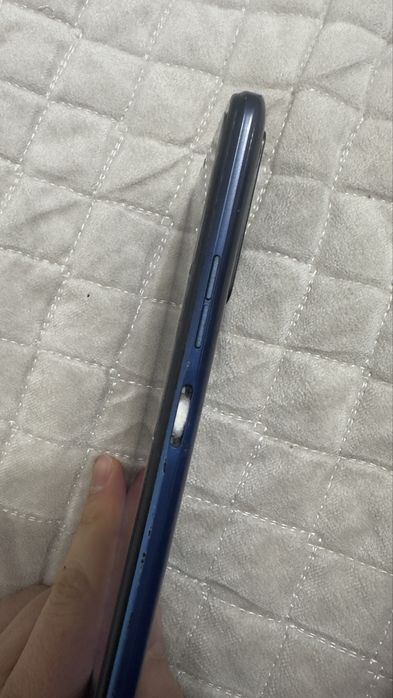 Продается телефон