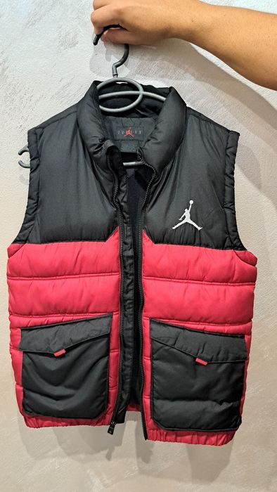 Много запазени маркови детски якета и елеци