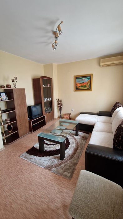 Дава се под наем Двустаен апартамент в Сандански - 62 кв.м за 255 € - Снимка #1