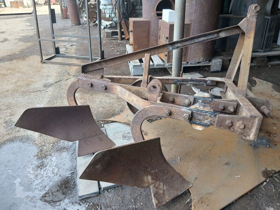 Плуг двух лемечный