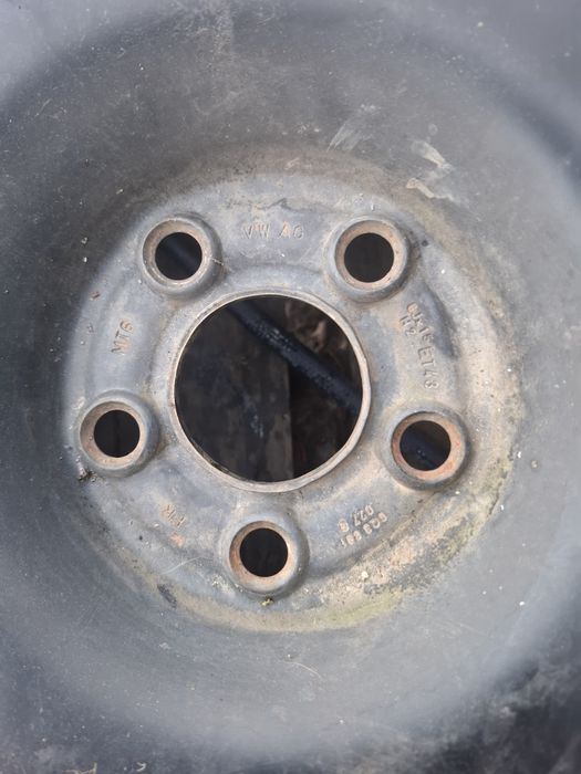 Vand 4 jante R 15 vw polo nu au defecte