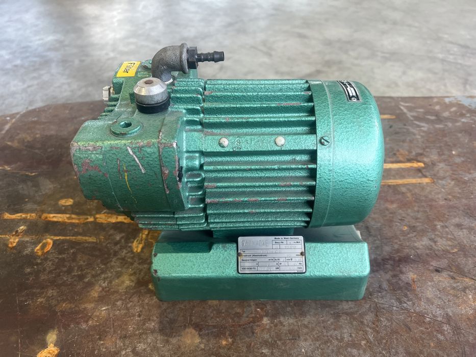 Монофазна вакуум помпа 7 куб