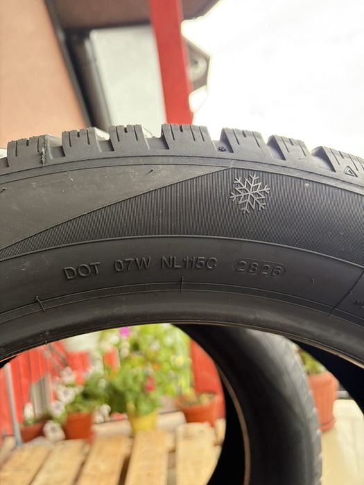 Нови зимни гуми  DELINTE 225/50/17