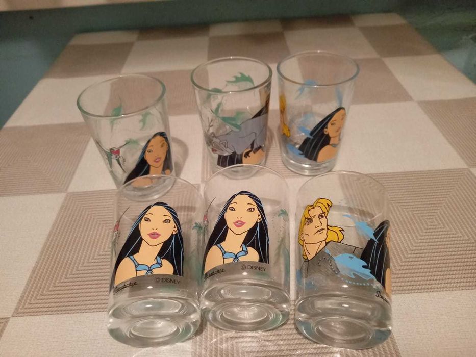 Бокалы под напитки с картинками из мультика Пахахонтас.