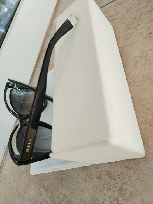 Оригинални слънчеви очила Furla с прозрачен елемент