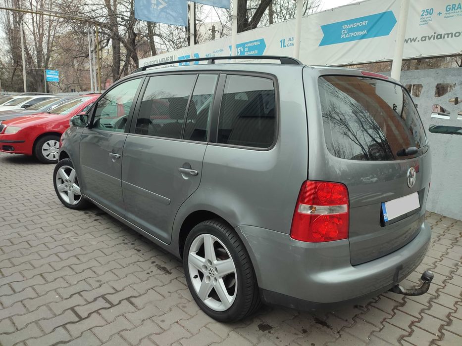 VW Touran 7 Locuri 2.0 140 cai