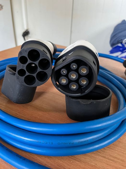 Кабел за електрически автомобил