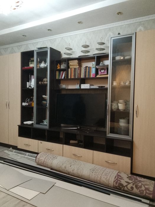 Продается Сервант стенка