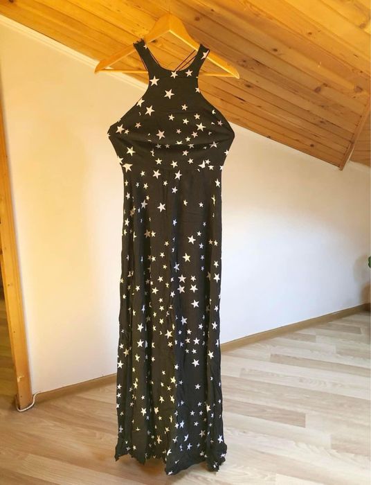 Разкошна Парти рокля на звезди с гол гръб