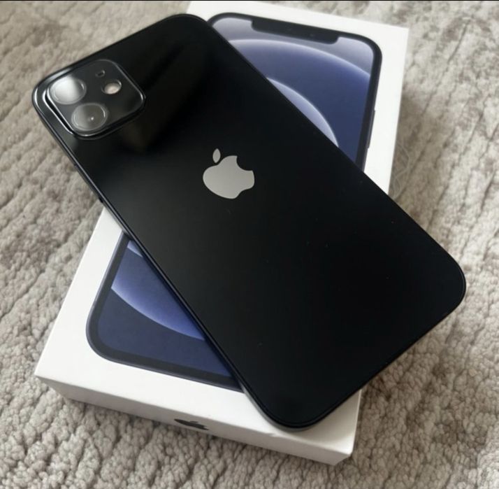 iPhone 12 в хорошим состаянии