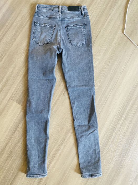 Срочно продам новые джинсы