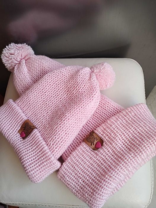 Шапки ръчно плетени