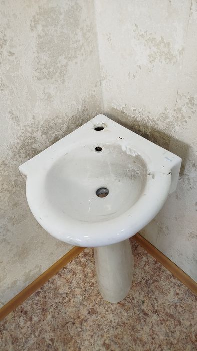 Раковина угловая