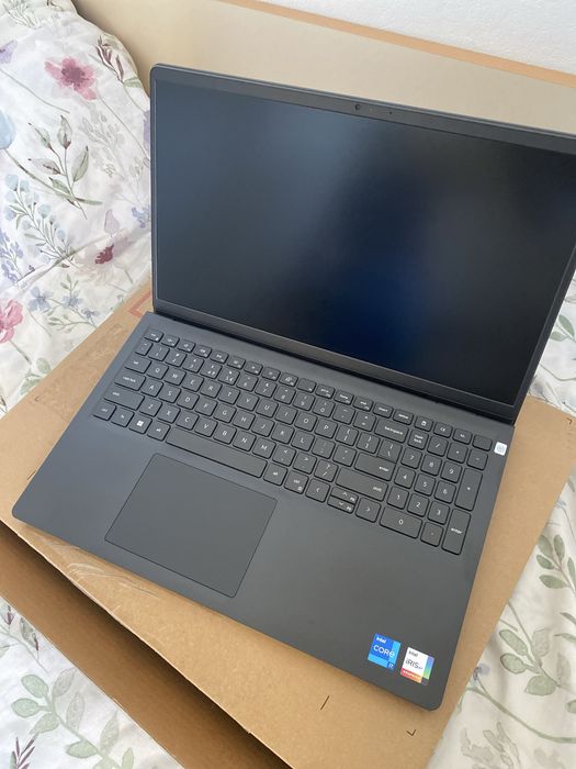 Dell Vostro 3530 – Intel Core i7-1355U / 32GB RAM / 512GB SSD / Windows 11 Pro