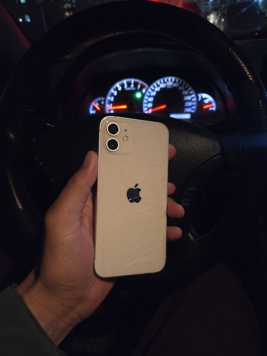 Продам телефон iPhone 12 128/86%