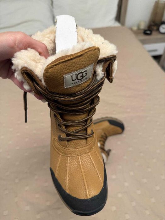 Ghetute UGG marimea 36 noi