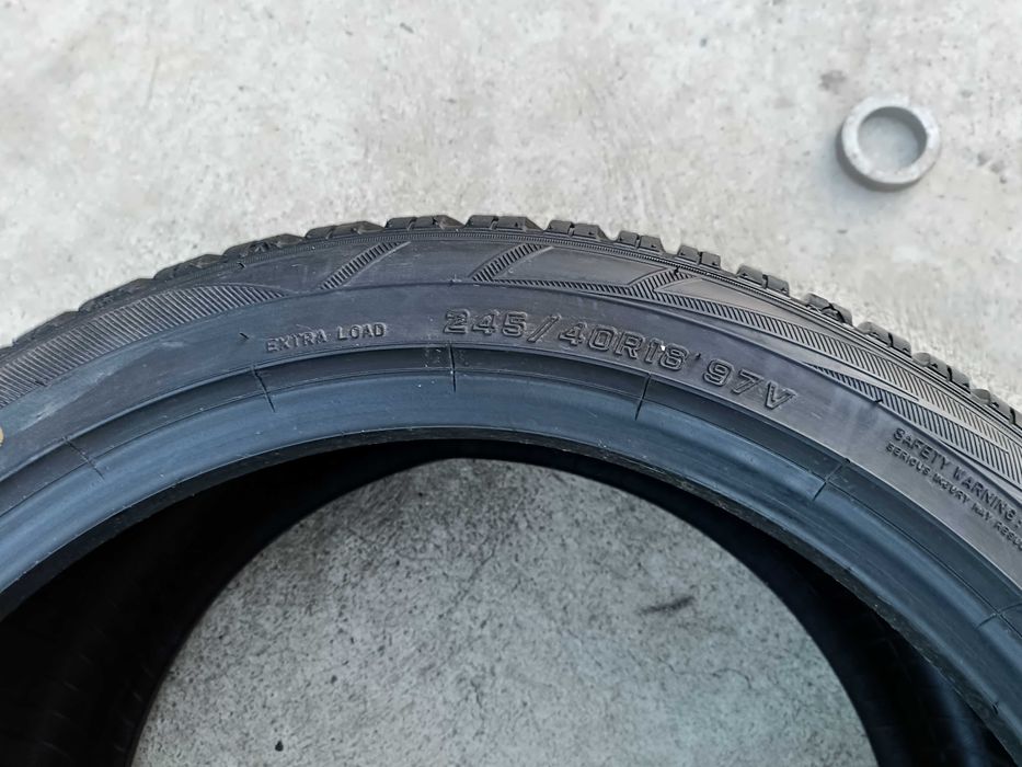 O anvelopa de  iarna 245 40 18 Falken eurowinter HS01 cu 8 mm 2020