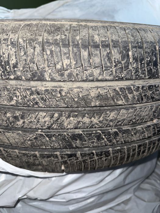 Продам комплект шин