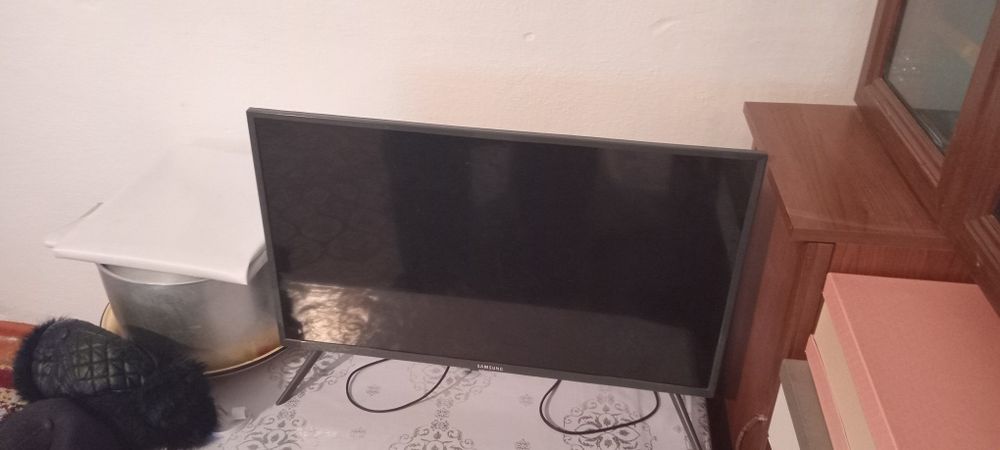 Продам телевизор за 70к можно по торговася