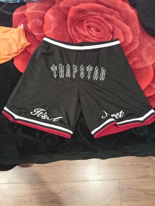 Рядки къси гащи на Трапстар