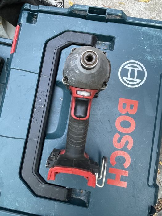 Bormasina Milwaukee 18V impact Acumulator