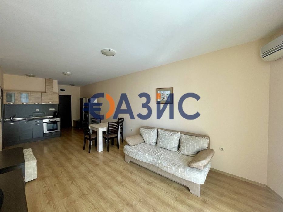 Продава се Двустаен апартамент в Свети Влас - 91 кв.м за 1594 €/кв.м - Снимка #1