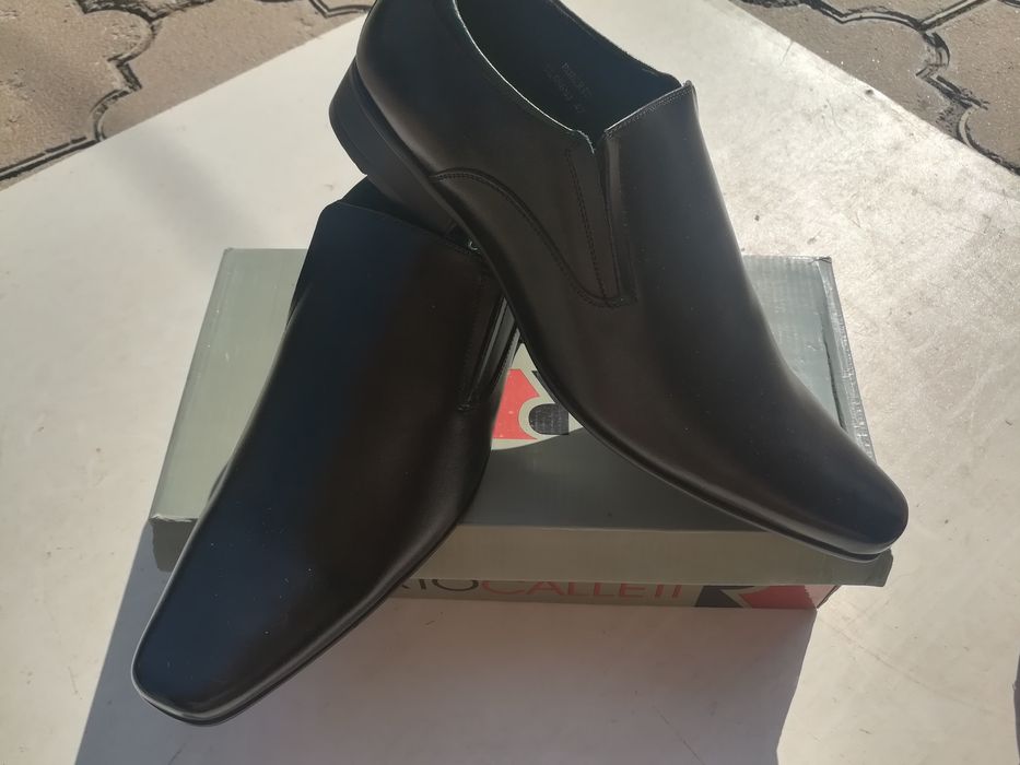 Туфли модельные новые.