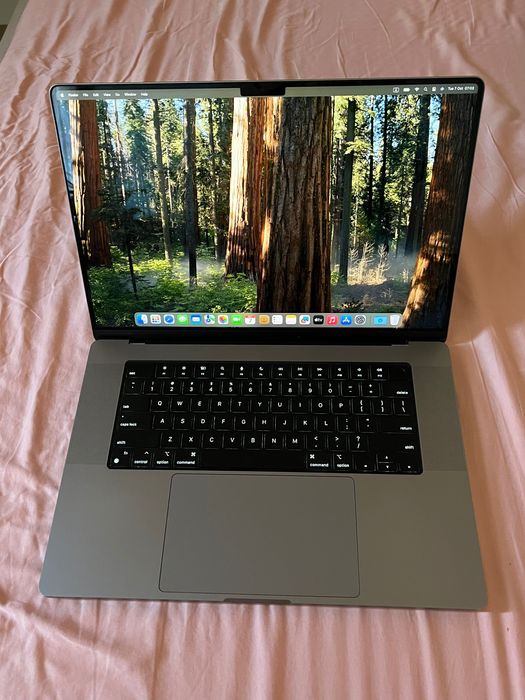 продаю MacBook Pro 2021 M1 Pro 16'