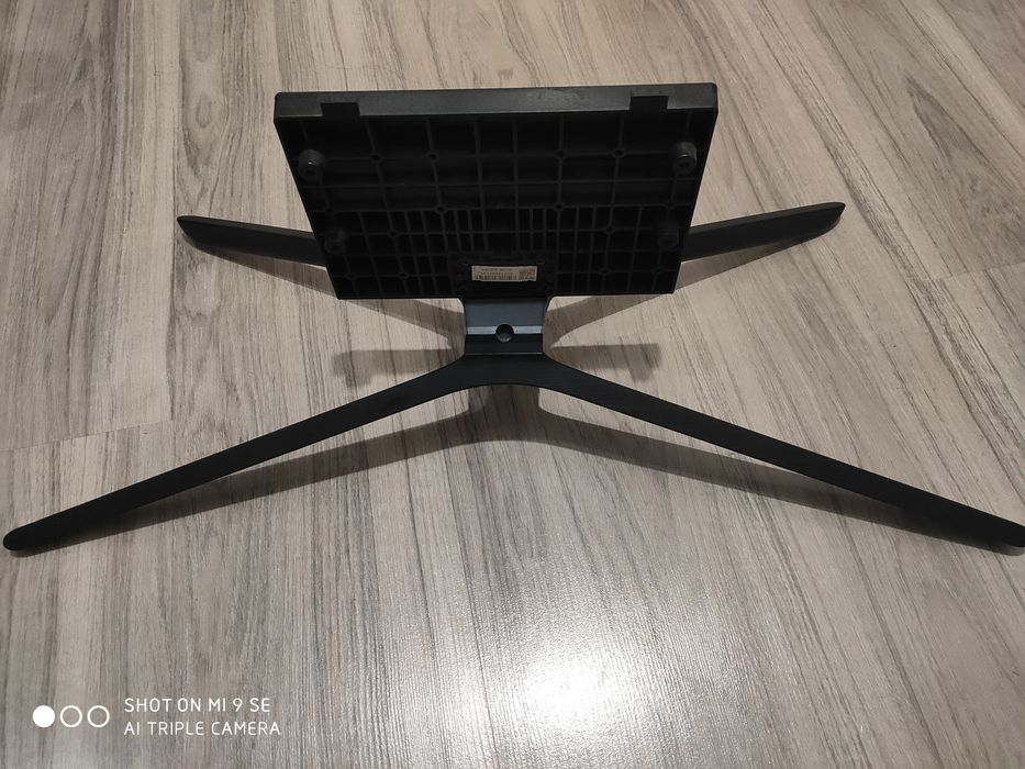 Ножки подставки на разные телевизоры Samsung, LG 55UK6300
