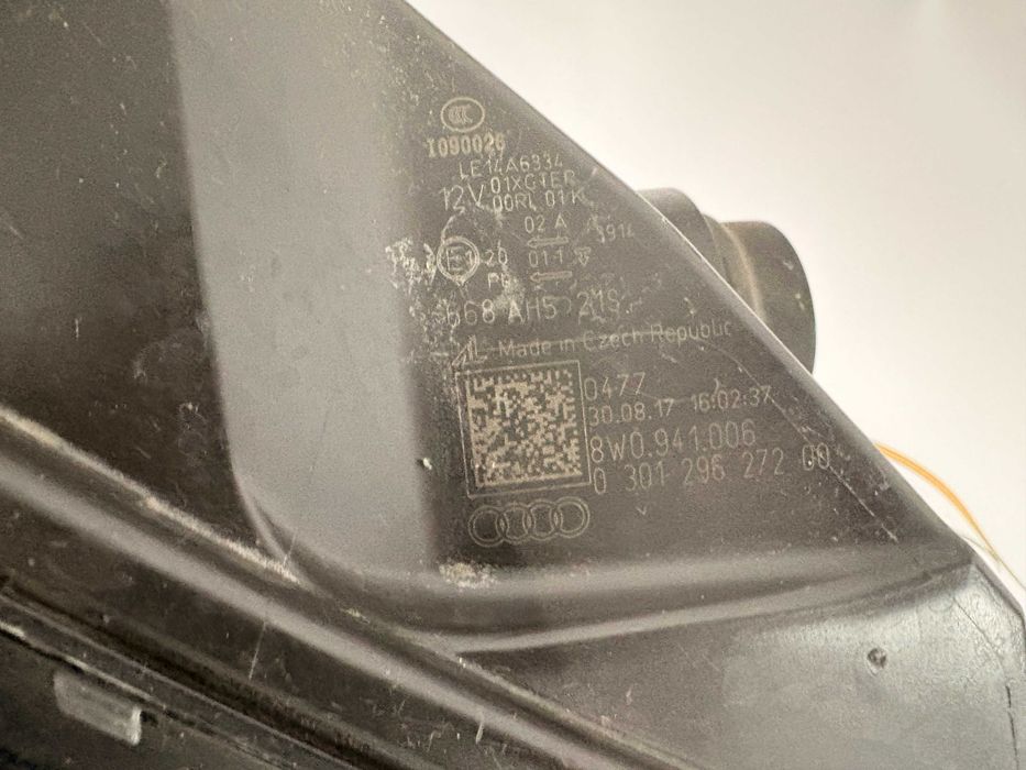 Far dreapta bixenon Audi A4 B9 dupa 2015 cod 8W0941006 Europa