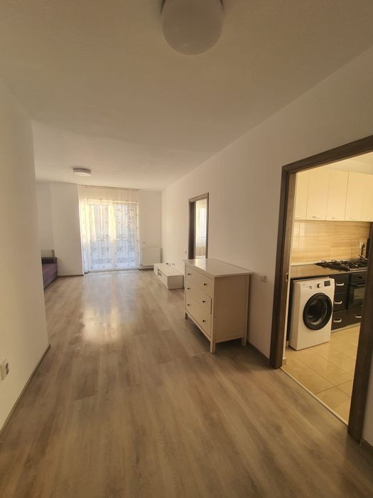 Inchiriez apartament 3 camere !