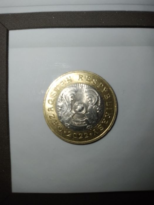 Продам колекционные монеты 100. Тенге